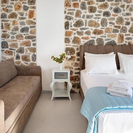 Molos Apartments Лутро Екстериор снимка