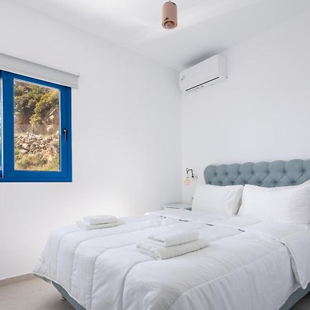 Molos Apartments Лутро Екстериор снимка