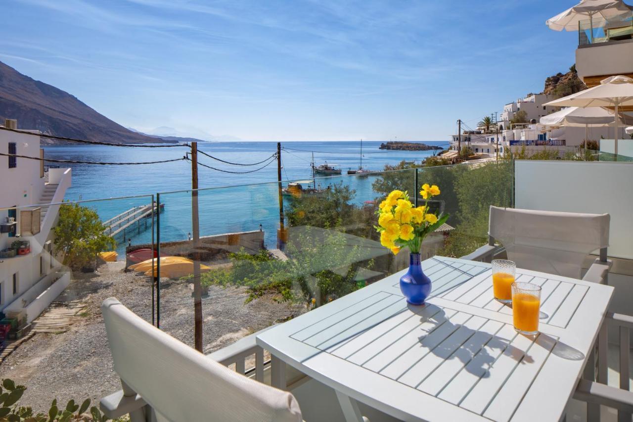 Molos Apartments Лутро Екстериор снимка