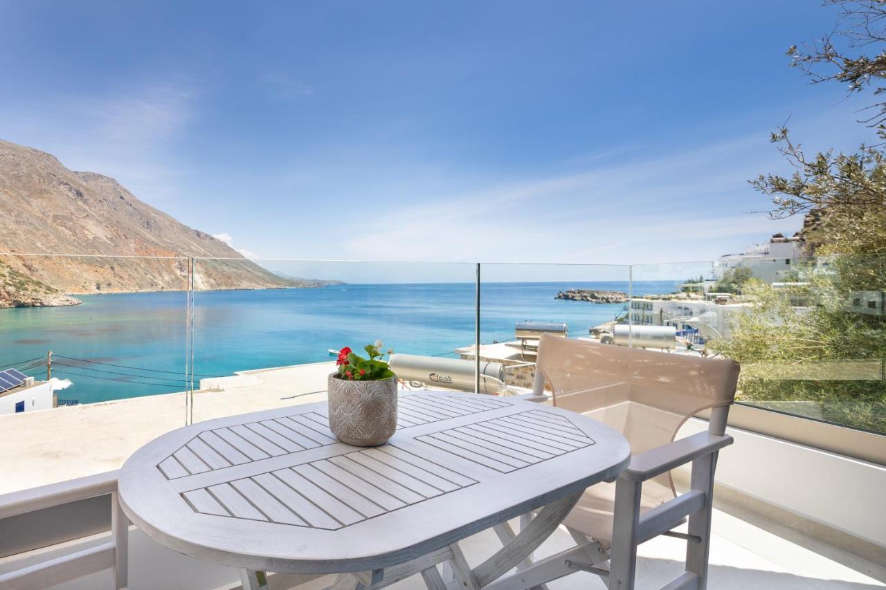 Molos Apartments Лутро Екстериор снимка