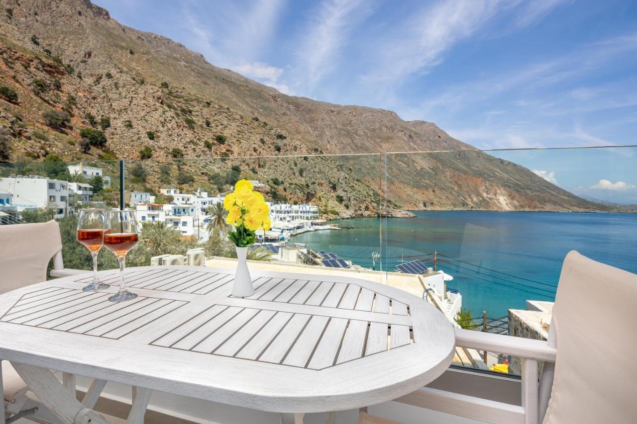 Molos Apartments Лутро Екстериор снимка