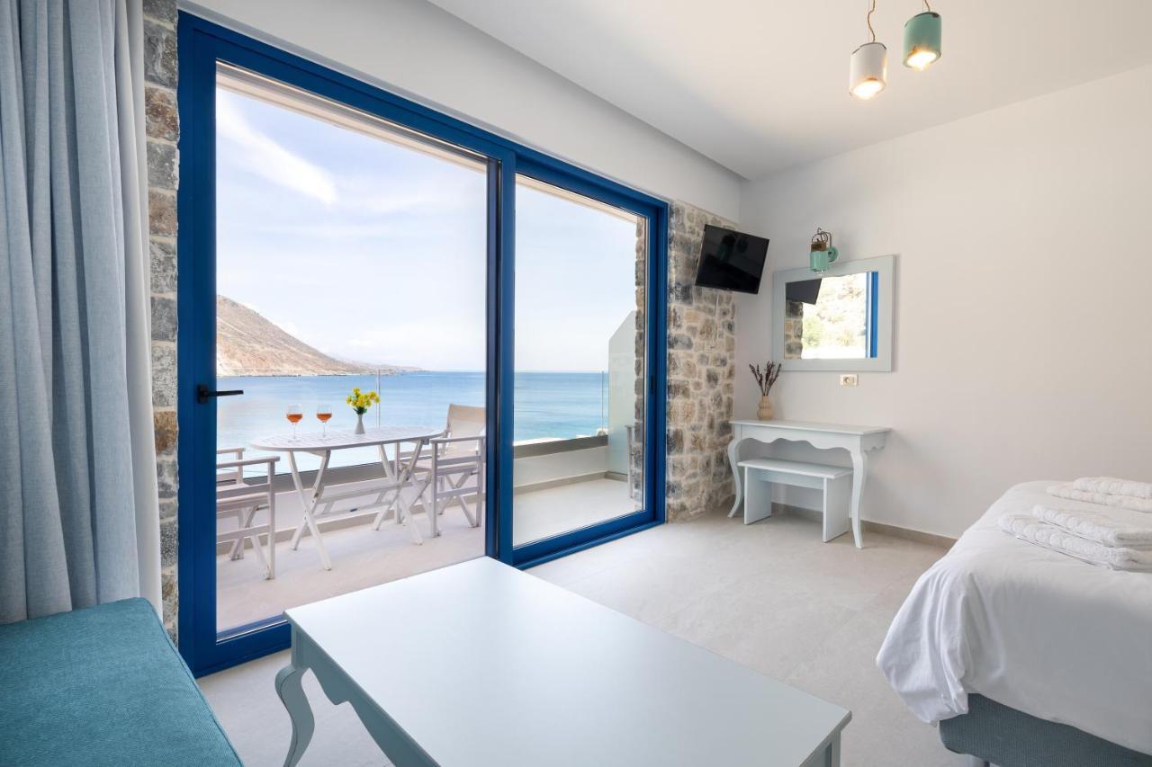 Molos Apartments Лутро Екстериор снимка