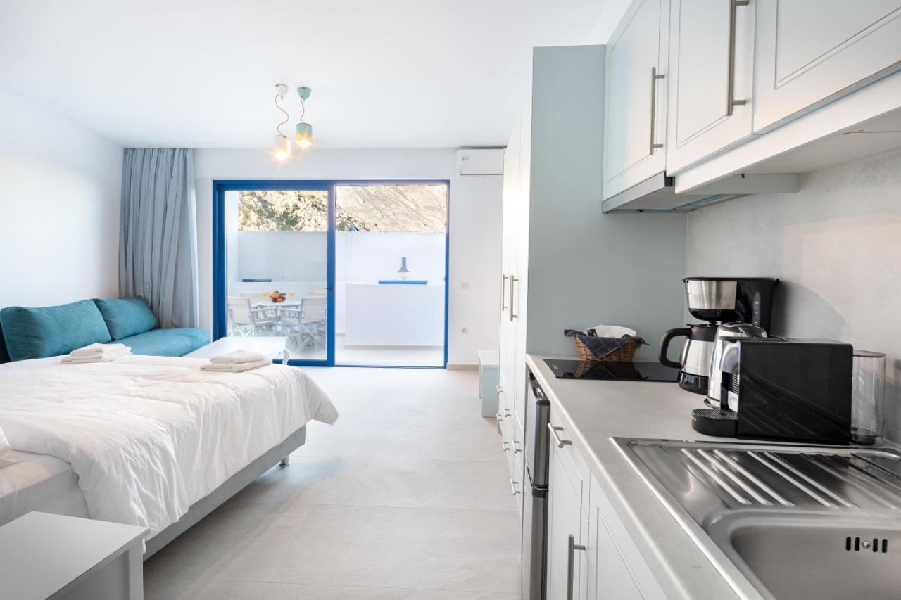 Molos Apartments Лутро Екстериор снимка