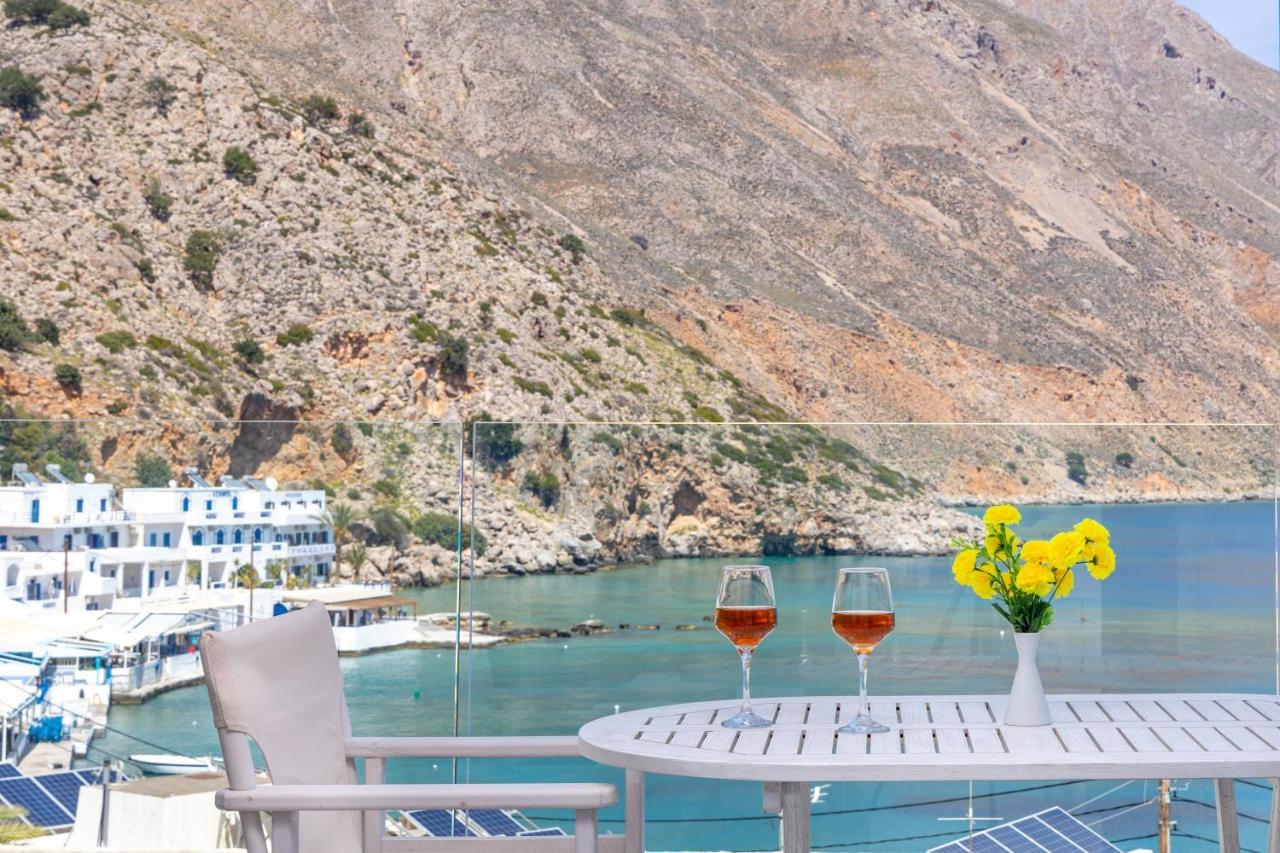Molos Apartments Лутро Екстериор снимка
