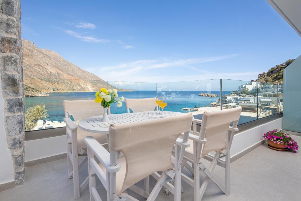 Molos Apartments Лутро Екстериор снимка