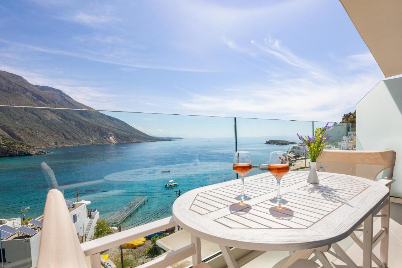 Molos Apartments Лутро Екстериор снимка