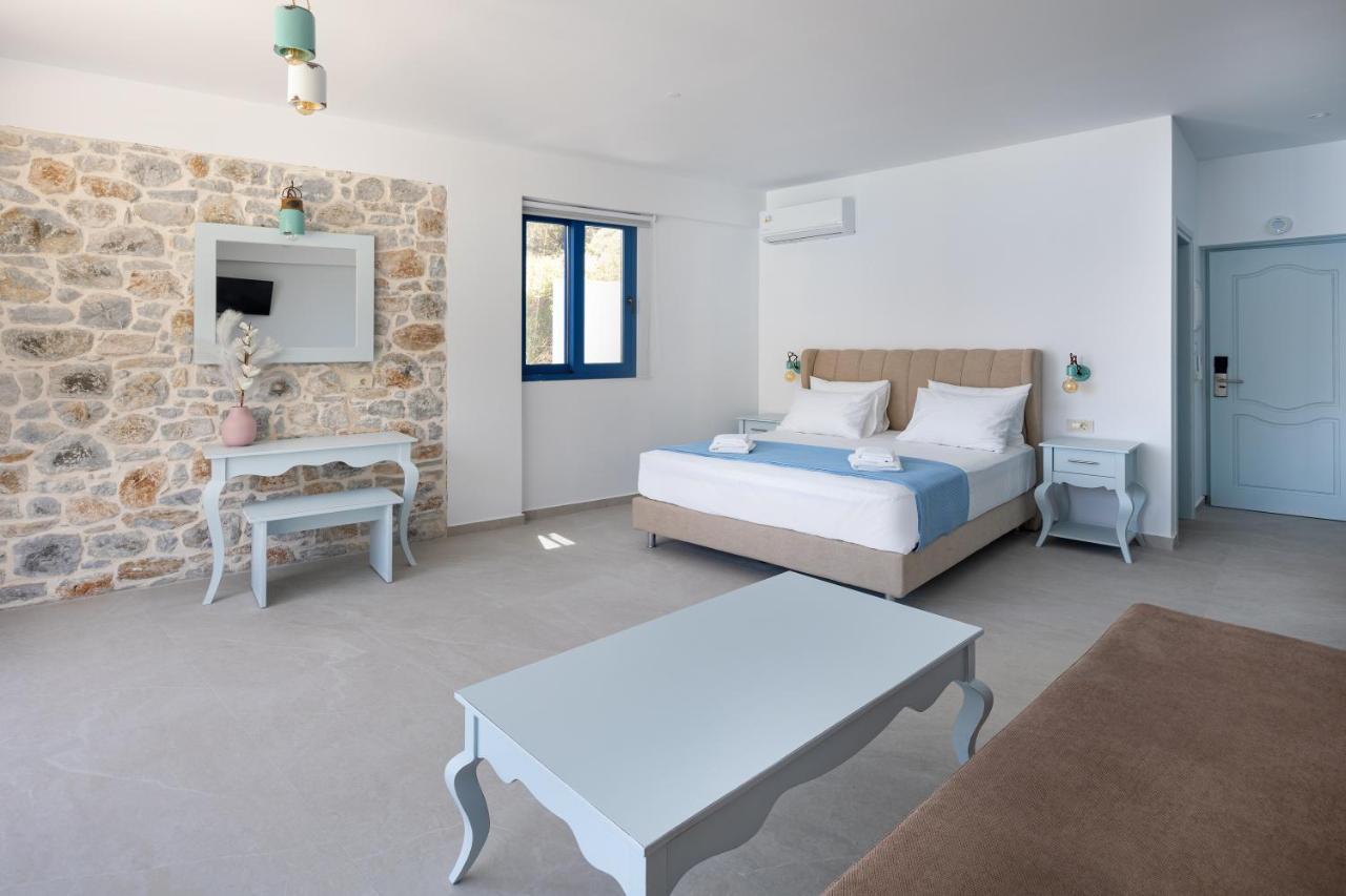 Molos Apartments Лутро Екстериор снимка
