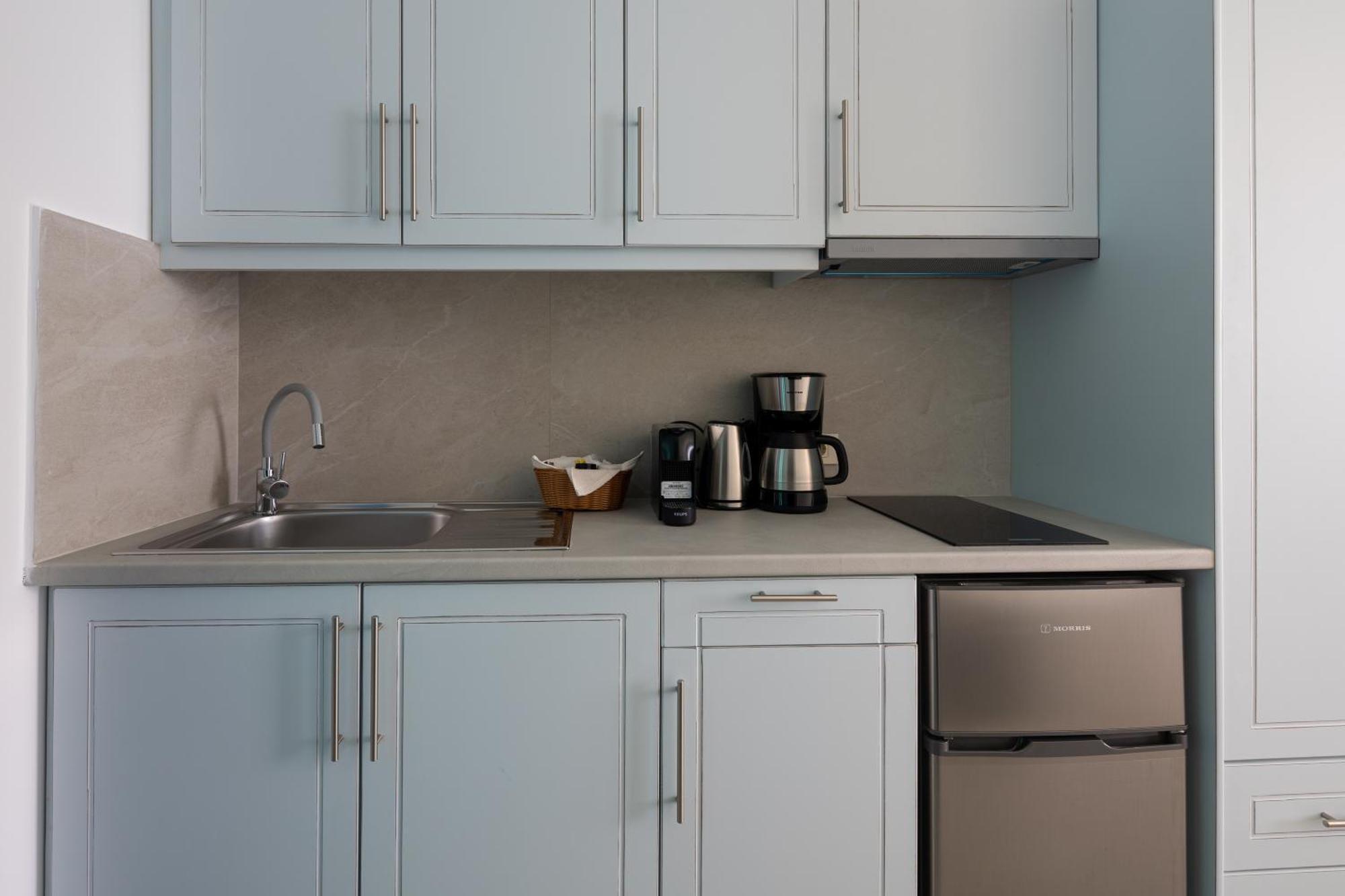 Molos Apartments Лутро Стая снимка