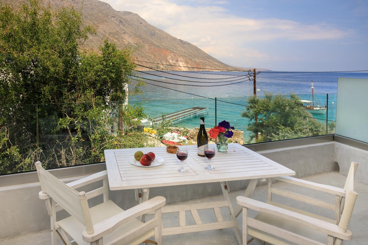Molos Apartments Лутро Екстериор снимка